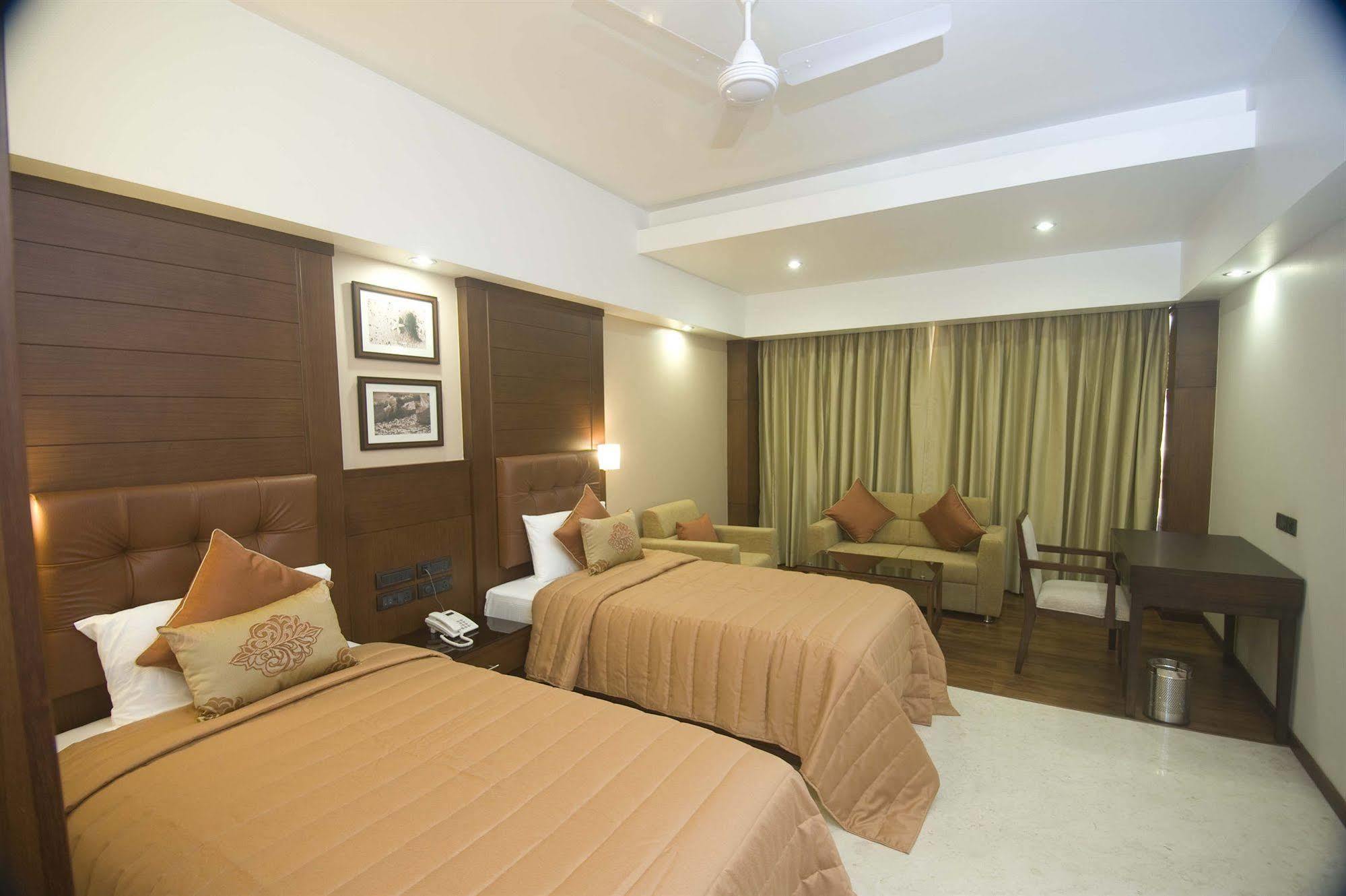 Hotel The Ocean Pearl Mangaluru Exterior foto