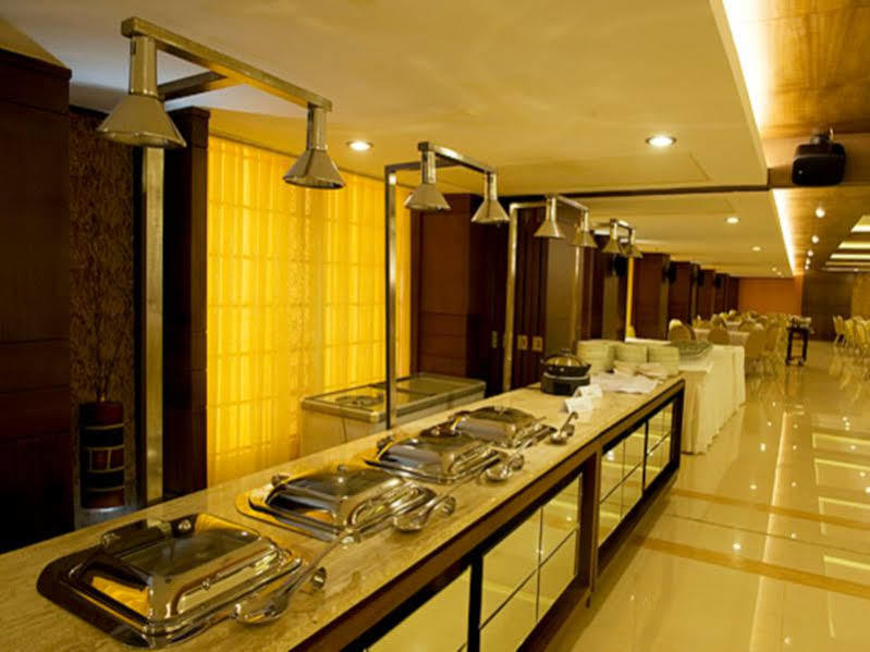 Hotel The Ocean Pearl Mangaluru Exterior foto